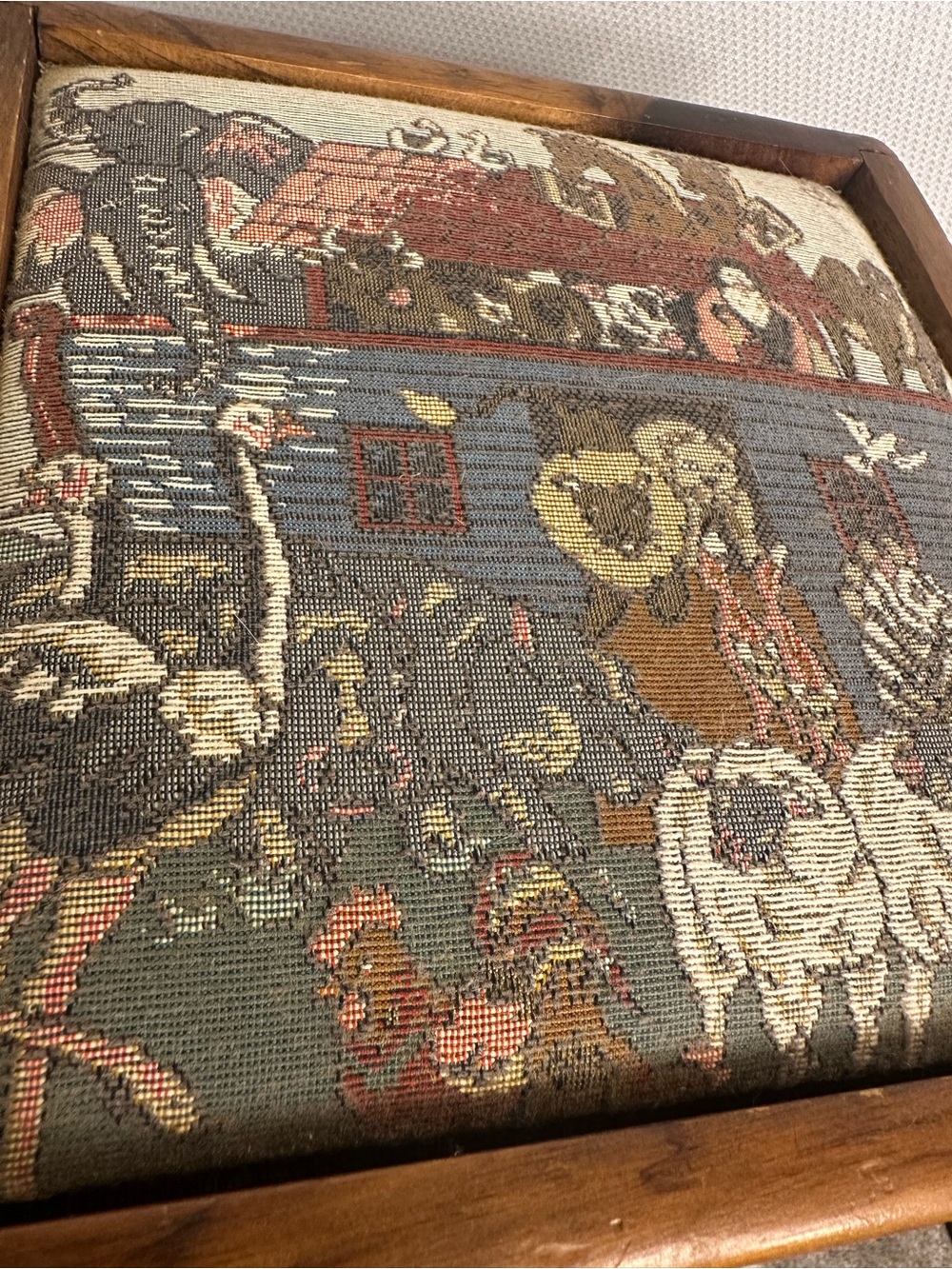 Vintage-Inspired Tapestry Accent Stool Cushion in Multicolor